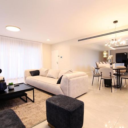 Mini Penthouse Near The Beach เนทันยา ภายนอก รูปภาพ