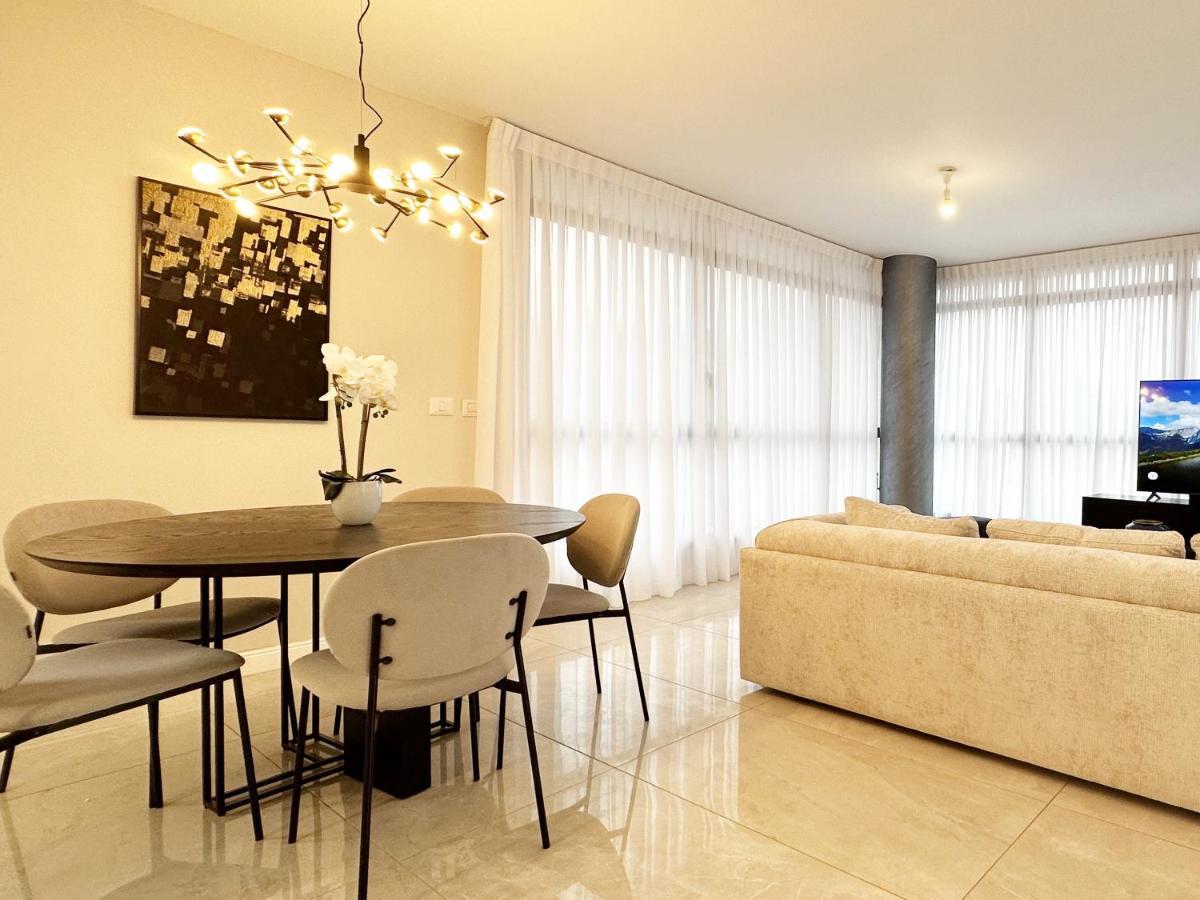 Mini Penthouse Near The Beach เนทันยา ภายนอก รูปภาพ
