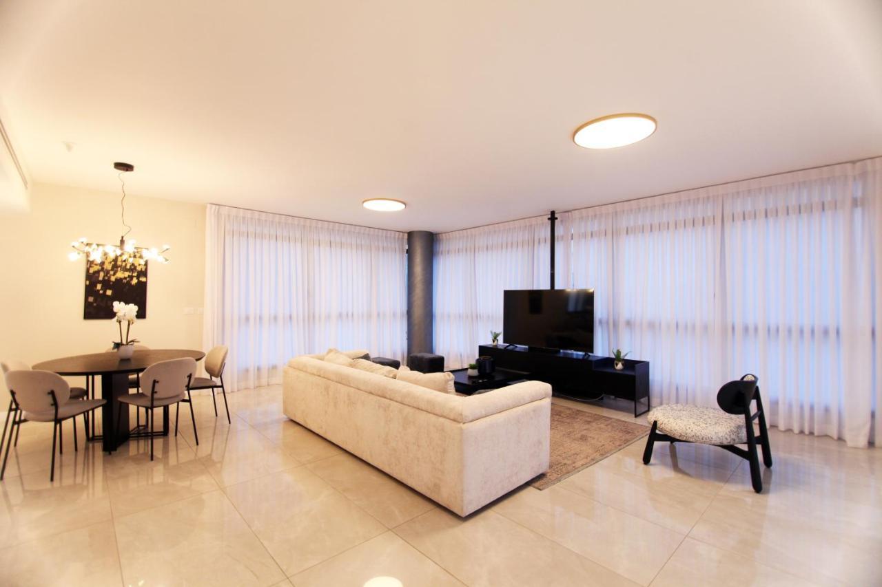 Mini Penthouse Near The Beach เนทันยา ภายนอก รูปภาพ