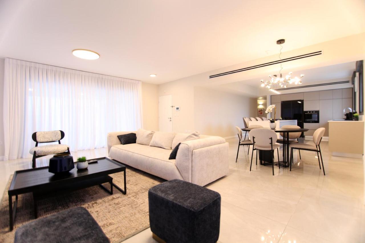 Mini Penthouse Near The Beach เนทันยา ภายนอก รูปภาพ