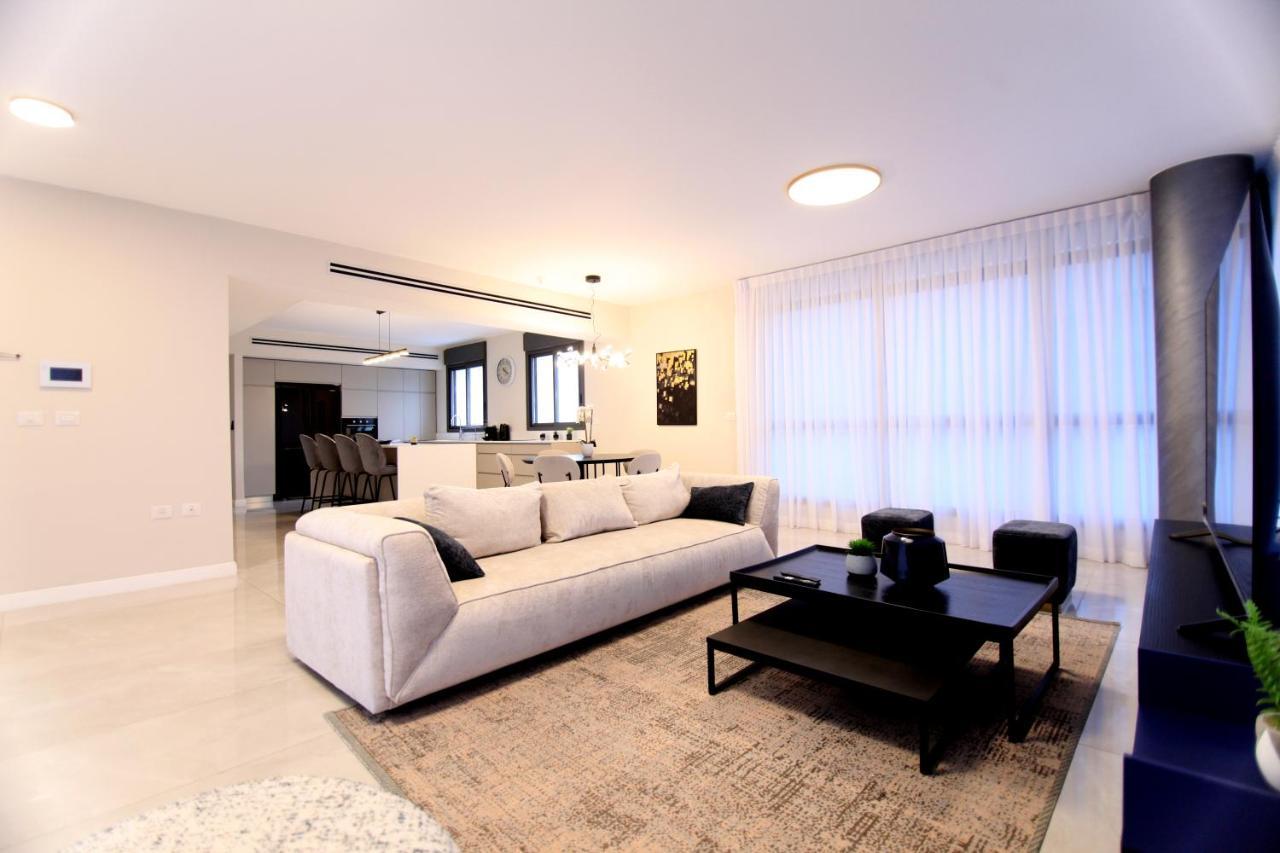 Mini Penthouse Near The Beach เนทันยา ภายนอก รูปภาพ