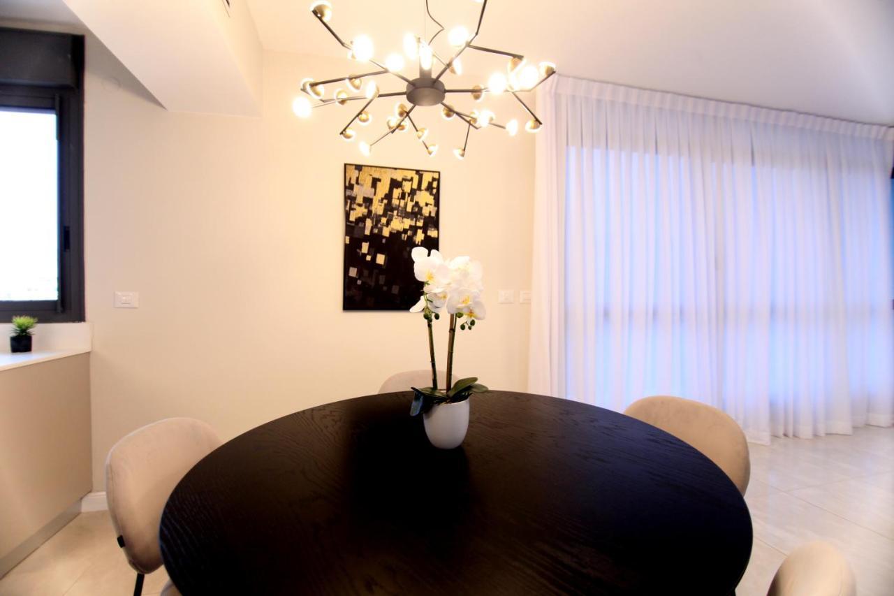 Mini Penthouse Near The Beach เนทันยา ภายนอก รูปภาพ