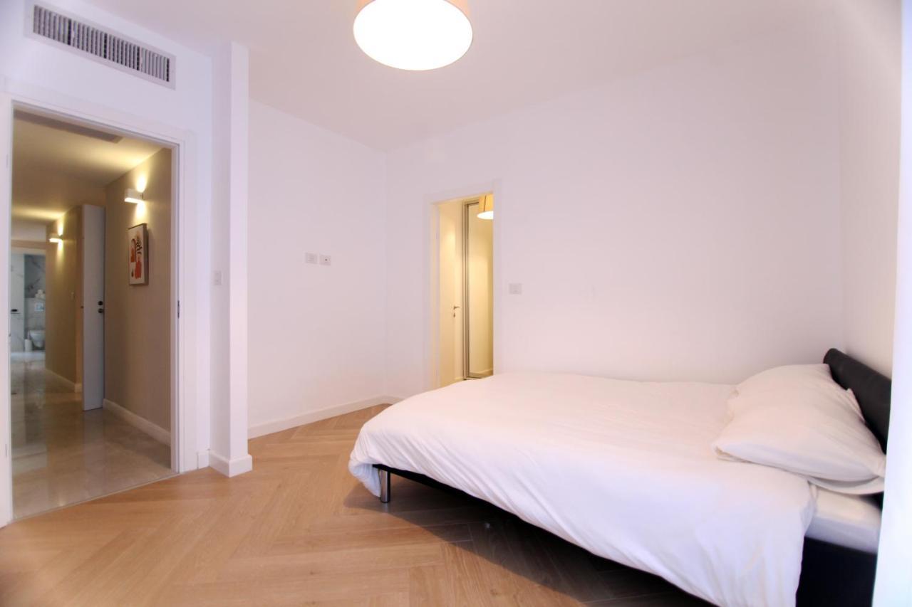 Mini Penthouse Near The Beach เนทันยา ภายนอก รูปภาพ