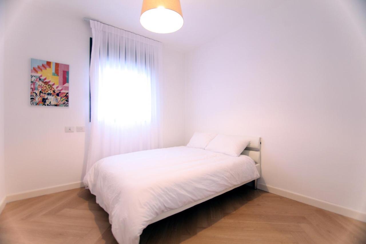 Mini Penthouse Near The Beach เนทันยา ภายนอก รูปภาพ