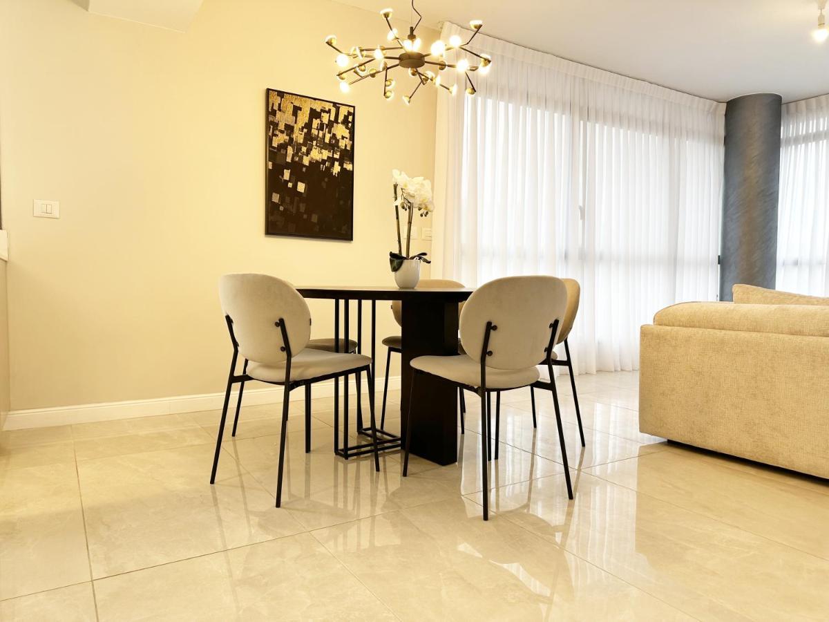 Mini Penthouse Near The Beach เนทันยา ภายนอก รูปภาพ