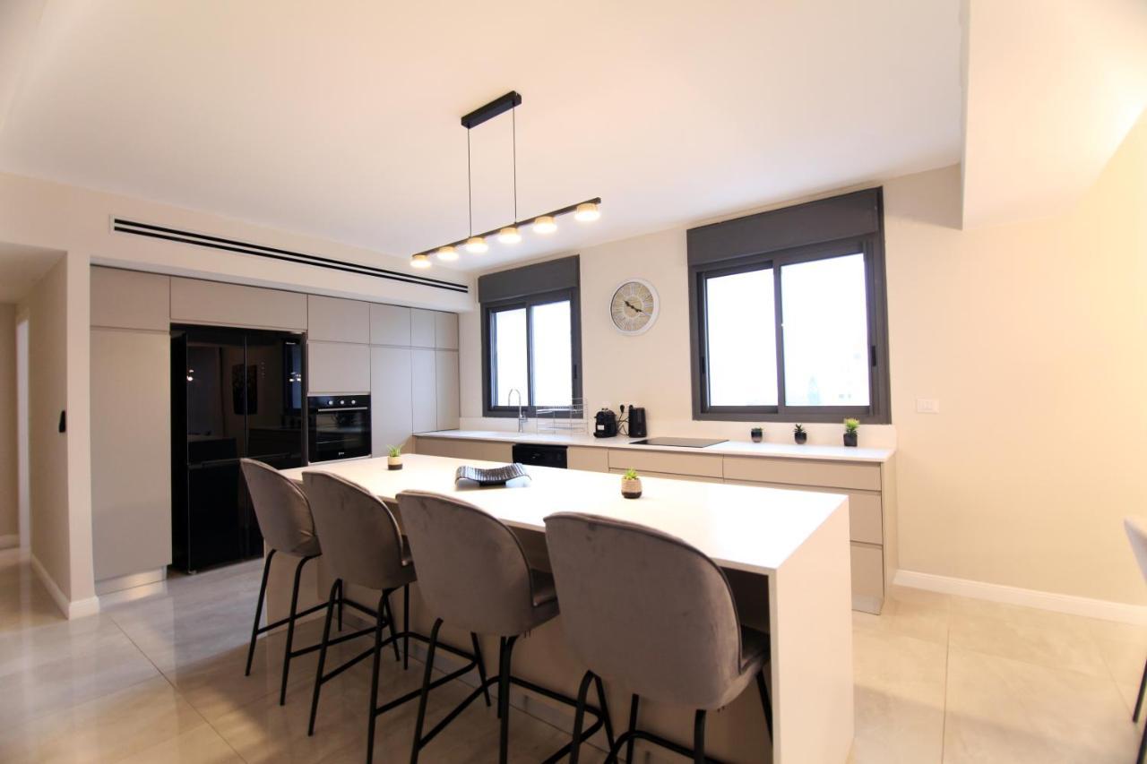 Mini Penthouse Near The Beach เนทันยา ภายนอก รูปภาพ