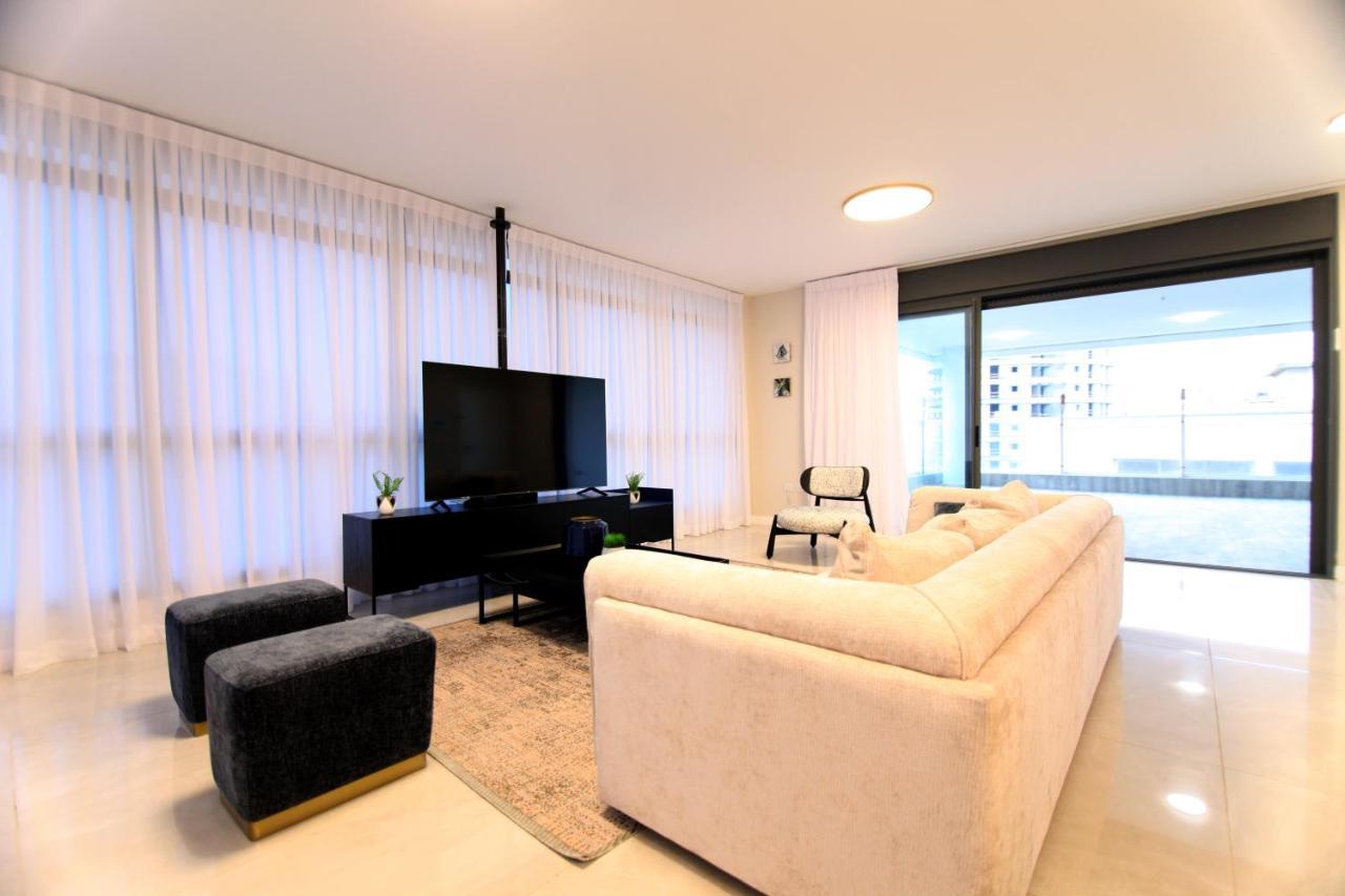 Mini Penthouse Near The Beach เนทันยา ภายนอก รูปภาพ