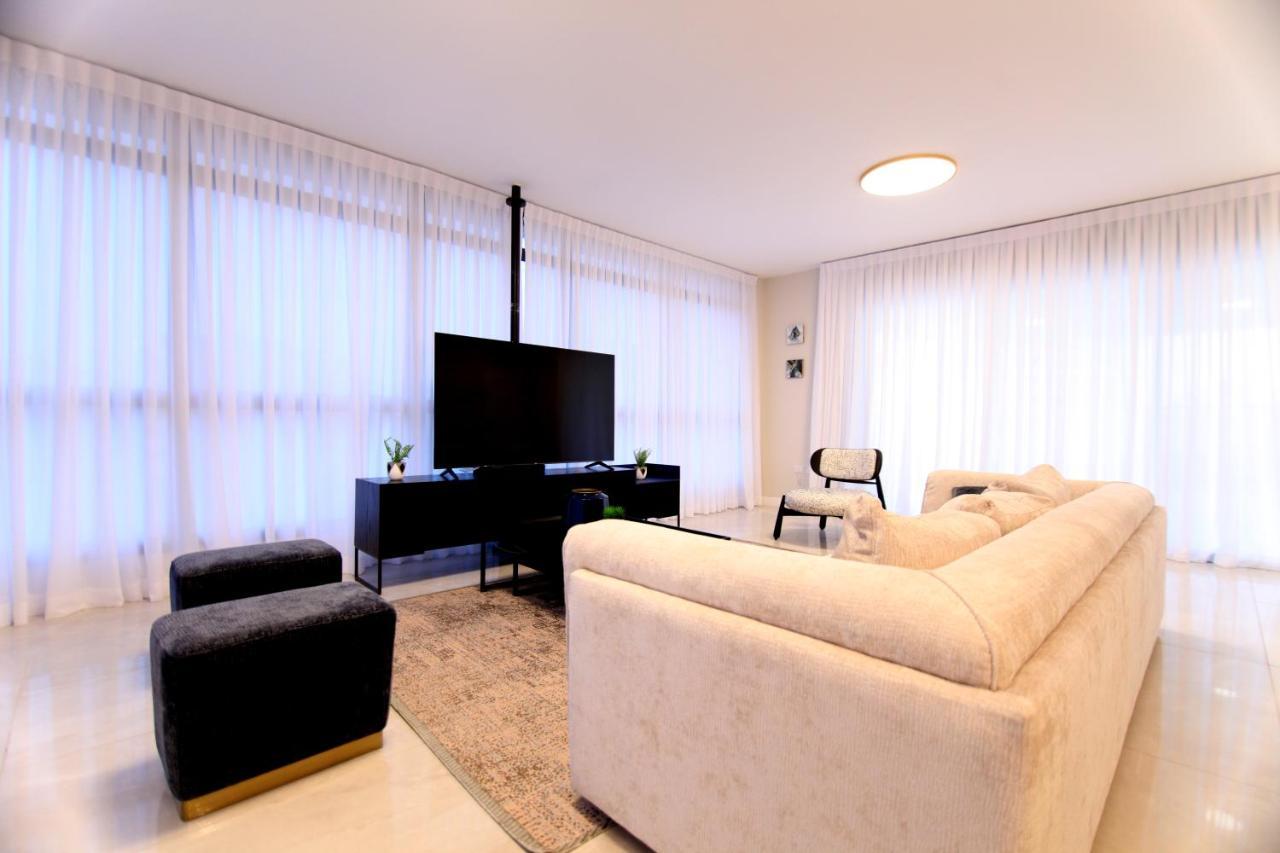 Mini Penthouse Near The Beach เนทันยา ภายนอก รูปภาพ