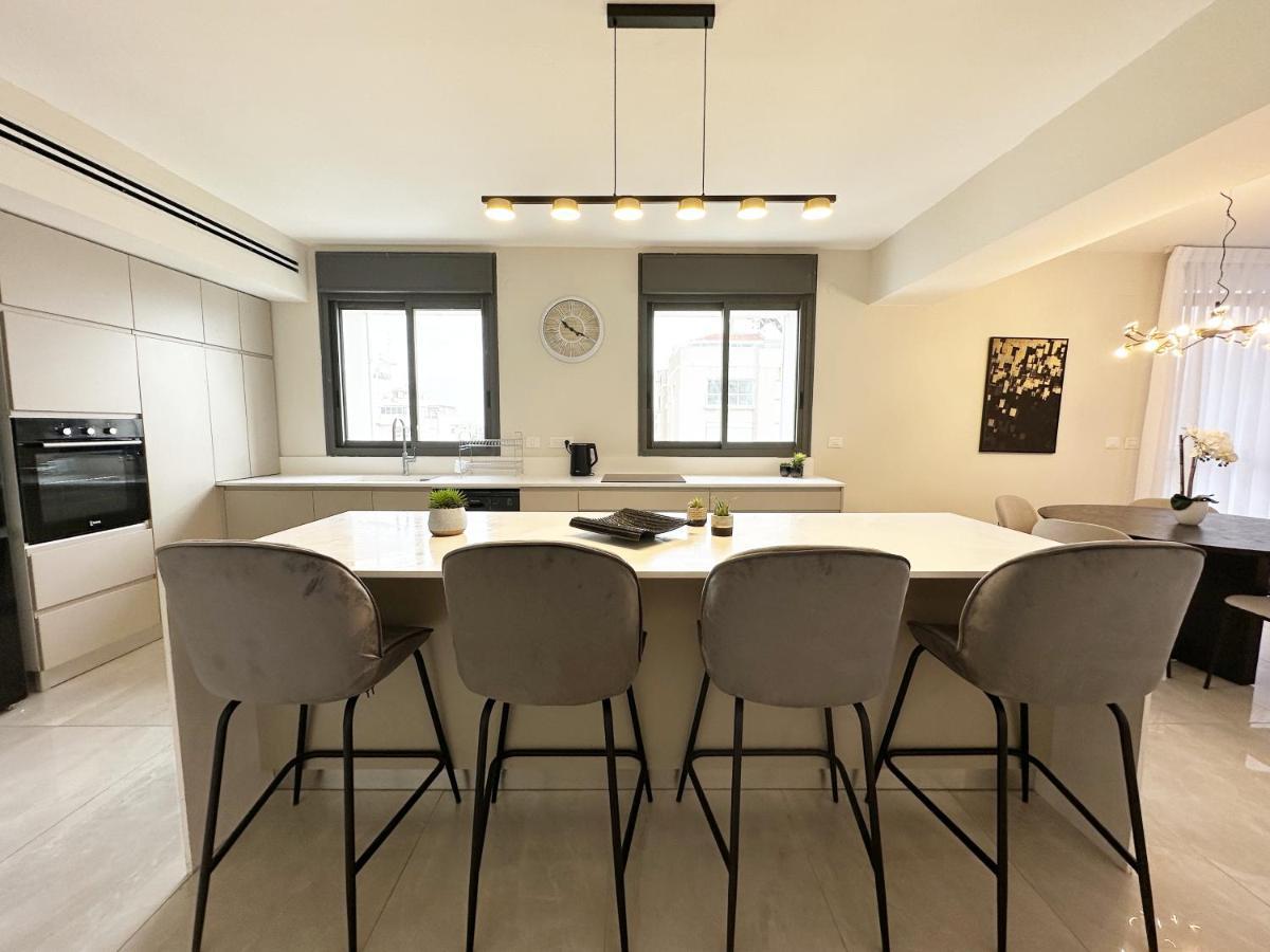 Mini Penthouse Near The Beach เนทันยา ภายนอก รูปภาพ